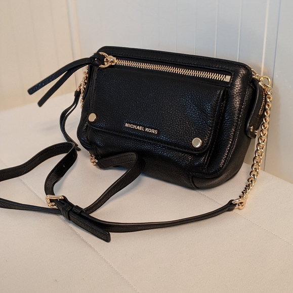 Michael Kors Handbags - Michael Kors Mitchell Black Crossbody